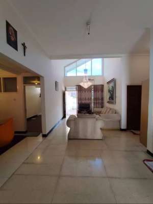 DIJUAL RUMAH KERTAJAYA INDAH TIMUR ADA PDAM CARPORT GARASI GUDANG SHM lokasi di Surabaya Kota, tersedia melalui melalui situs Olx