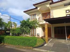 Dijual Rumah Klasik Nyaman Asri Dalam Cluster Di Pejaten Jaksel lokasi di Jakarta Selatan, tersedia melalui melalui situs Olx