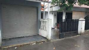Dijual RumahKontrakan 2 Pintu1 Warung SHM Pondok Gede, Bekasi lokasi di Bekasi Kota, tersedia melalui melalui situs Olx