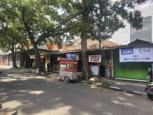 Dijual Rumah lama di mainroad Cibaduyut lama lokasi di Bandung Kota, tersedia melalui melalui situs Olx