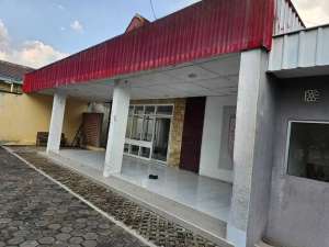 DIJUAL RUMAHLOKASI STRATEGIS - 1 lantai Jl LU Adisucipto - Solo lokasi di Surakarta Kota, tersedia melalui melalui situs Olx