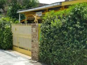 Dijual Rumah Luas Muka Lebar di Kawasan Premium Jajar Laweyan lokasi di Surakarta Kota, tersedia melalui melalui situs Olx