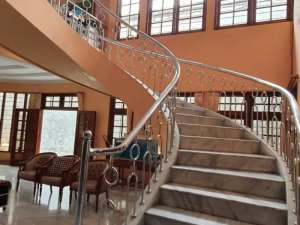 Dijual Rumah Merah Di Palmerah Utara Jakarta lokasi di Jakarta Barat, tersedia melalui melalui situs Olx