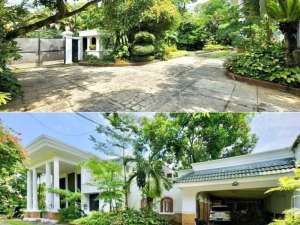 Dijual Rumah Mewah 2 Lantai di Jatipadang PejatenLT 820 mParkir 8 MobilSHM lokasi di Jakarta Selatan, tersedia melalui melalui situs Olx