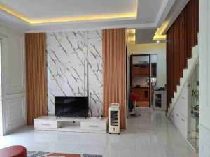 DIJUAL RUMAH MEWAH AREA SUKARNO HATTA KOTA MALANG, DEKAT KAMPUS BRAWIJAYA DAN PUSAT BISNIS MALANG. lokasi di Malang Kota, tersedia melalui melalui situs Olx