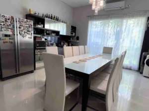 Dijual rumah mewah citraland cocok untuk hunian di kawasan elit lokasi di Surabaya Kota, tersedia melalui melalui situs Olx