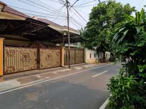 DIJUAL RUMAH MEWAH DAERAH VETERAN BINTARO PERMAI PESANGRAHAN JAKARTA SELATAN 1-2 Menit Dari Pintu Tol Tanah Kusir lokasi di Jakarta Selatan, tersedia melalui melalui situs Olx