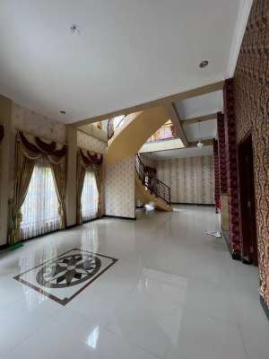 Dijual Rumah Mewah di Banjarejo Kota Madiun lokasi di Madiun Kota, tersedia melalui melalui situs Olx