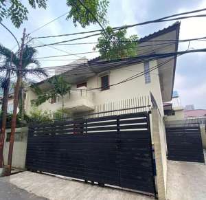Dijual Rumah Mewah Di Cilandak Tengah Jakarta Selatan lokasi di Jakarta Selatan, tersedia melalui melalui situs Olx