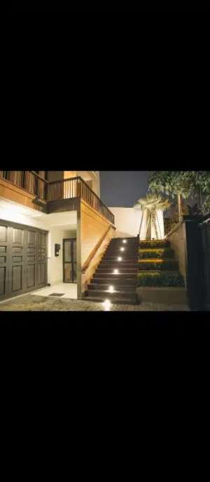 dijual rumah mewah di jln hang Lekiu Gunung kebayoran baru lokasi di Jakarta Selatan, tersedia melalui melalui situs Olx