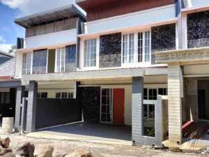 DIJUAL RUMAH MEWAH FULL FURNISH DALAM CLUSTER TIMUR PASAR JANGKANG NGEMPLAK lokasi di Sleman Kab., tersedia melalui melalui situs Olx