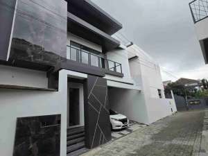 Dijual rumah mewah Kaliurang km 8 lokasi di Sleman Kab., tersedia melalui melalui situs Olx