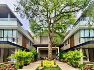 Dijual Rumah Mewah Modern Dalam Townhouse Cirendeu lokasi di Tangerang Selatan Kota, tersedia melalui melalui situs Olx