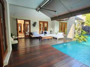 Dijual Rumah Mewah Seperti Villadi tengah pusat Bisnis Cilandak , tersedia melalui melalui situs Olx