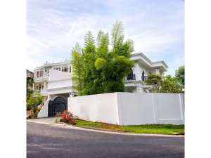 DIJUAL RUMAH MEWAH SIAP HUNI DI BGH BUKIT GOLF HIJAU SENTUL CITY SSR1017 lokasi di Bogor Kota, tersedia melalui melalui situs Olx