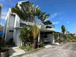 DIJUAL RUMAH MEWAHJOGLO ETENIK DALAM CLUSTER MAGUWOHARJO lokasi di Sleman Kab., tersedia melalui melalui situs Olx