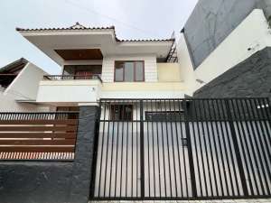 Dijual Rumah nyaman di daerah prestigius hang lekir senayan lokasi di Jakarta Selatan, tersedia melalui melalui situs Olx