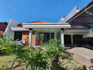 Dijual rumah opak dijual cepat lokasi di Surabaya Kota, tersedia melalui melalui situs Olx