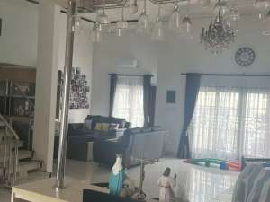 DIJUAL RUMAH PEMANDANGAN UKU 10X14 BAGUS 4 LANTAI SELATAN HRG MENARIK SIAP HUNI lokasi di Jakarta Utara, tersedia melalui melalui situs Olx