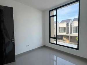 Dijual Rumah PIK 2 cluster Milenial uk 6x10 kosongan murah meriah lokasi di Jakarta Utara, tersedia melalui melalui situs Olx