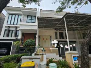 DIJUAL RUMAH PIK CROWN GOLF BOULEVARD uk 8x33 m2 belakang view golf lokasi di Jakarta Utara, tersedia melalui melalui situs Olx