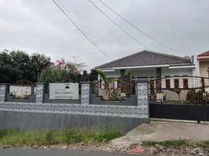 Dijual rumah pinggir jalan Pangauban cisurupan kab garut 875 juta lokasi di Garut Kab., tersedia melalui melalui situs Olx