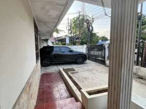 Dijual Rumah Pinggir Jalan Raya Komplek Jalan Lebar Pondok Bambu Jakarta Timur lokasi di Jakarta Timur, tersedia melalui melalui situs Olx