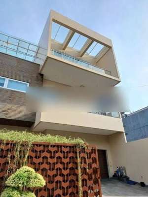 DIJUAL RUMAH PLUIT PERMAI HOEK JALAN LEBAR LOKASI STRATEGIS lokasi di Jakarta Utara, tersedia melalui melalui situs Olx