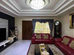 Dijual Rumah Pulomas Barat, Jakarta lokasi di Jakarta Pusat, tersedia melalui melalui situs Olx