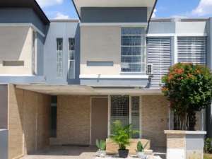 DIJUAL RUMAH ROYAL PARK RESIDENCE GUNUNGANYAR - ONE GATE SYSTEM , tersedia melalui melalui situs Olx