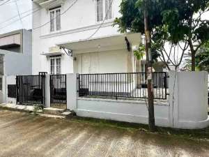 DIJUAL RUMAH SECONDARY LUXURYPOSISI HOOK Jatirahayu, Pondok MelatiKota Bekasi lokasi di Bekasi Kota, tersedia melalui melalui situs Olx