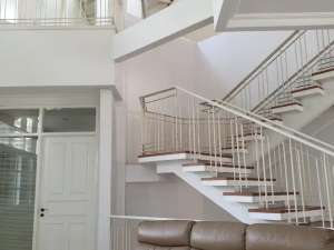 Dijual rumah Semi Industrial Puri Indah Jakarta barat lokasi di Jakarta Barat, tersedia melalui melalui situs Olx