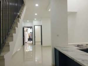 Dijual Rumah SHM 2 Lantai di Cluster Clematis By Rumah Chinida Li lokasi di Tangerang Kota, tersedia melalui melalui situs Olx
