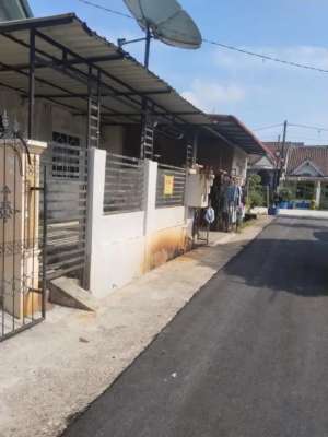 Dijual Rumah SHM 4584 perum Griya Buana Indah blok D7 Batam Kota lokasi di Batam Kota, tersedia melalui melalui situs Olx
