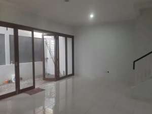 Dijual Rumah Siap Huni Lingkungan Asri Discovery Bintaro Tangsel lokasi di Tangerang Selatan Kota, tersedia melalui melalui situs Olx