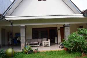 DIJUAL RUMAH SIAP HUNI Untuk Komersial Lokasi STRATEGIS di BLOK A - Fa lokasi di Jakarta Selatan, tersedia melalui melalui situs Olx