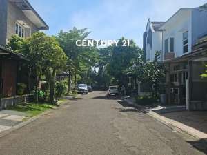 Dijual Rumah Strategis Harga Menarik Di Bintaro lokasi di Tangerang Selatan Kota, tersedia melalui melalui situs Olx