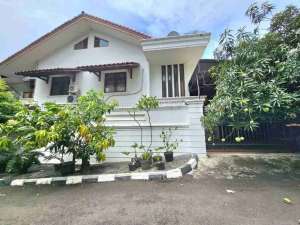 Dijual Rumah Strategis Hook Murah Di Pulo Mas Jakarta Timur lokasi di Jakarta Pusat, tersedia melalui melalui situs Olx