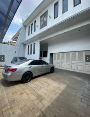 Dijual Rumah Strategis Terusan Hanglekir Jaksel lokasi di Jakarta Selatan, tersedia melalui melalui situs Olx