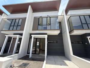 Dijual Rumah Surabaya Timur 2 Lantai lebar 6 hanya 700 jutaan lokasi di Surabaya Kota, tersedia melalui melalui situs Olx