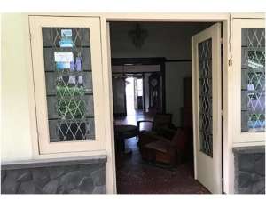 Dijual rumah tua siap huni dan strategis lokasi di Bandung Kota, tersedia melalui melalui situs Olx