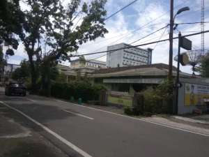 Dijual rumah tua yang cocok untu lokasi di Medan Kota, tersedia melalui melalui situs Olx