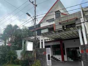 Dijual Rumah Usaha Atau Kantor Lokasi Strategis Di Jalan Dewandaru Malang lokasi di Malang Kota, tersedia melalui melalui situs Olx