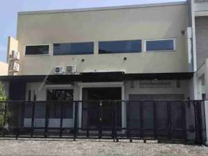 DIJUAL RUMAH USAHA RAYA WOODLAND CITRALAND DEKAT FRESH MARKET COCOK UNTUK USAHA, KOS ATAU KANTOR lokasi di Surabaya Kota, tersedia melalui melalui situs Olx