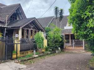 Dijual Rumah Villa Melati Mas, Serpong, Tangerang Selatan lokasi di Tangerang Selatan Kota, tersedia melalui melalui situs Olx