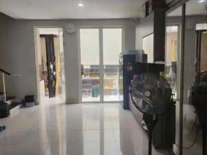 Dijual rumh citraland greenlake wiyung lokasi di Surabaya Kota, tersedia melalui melalui situs Olx