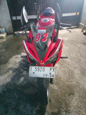 Jual bekas Dijual santai Motor Honda CBR R 150cc tahun 2018 plat T Karawang,lokasi di  ,Karawang Kab.