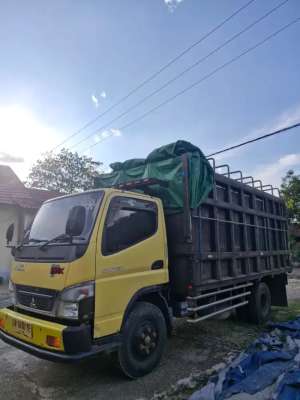 Jual bekas Dijual santai Truck canter Super HDX 6.6 tahun 2016,lokasi di Balanngan Kab.
