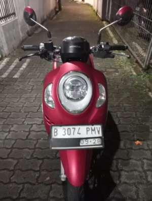 Jual bekas Dijual Scoopy merah minus pemakaian sehari-hari kondisiok nego tipis,lokasi di Jakarta Selatan
