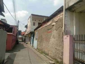 Dijual Segera Rumah kontrakan dan Kos Kosan dekat UI dan Stasiun KRL Pondok Cina Depok lokasi di Depok Kota, tersedia melalui melalui situs Olx